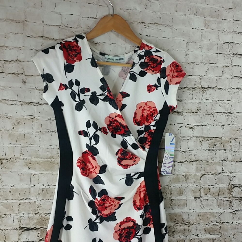 🚫SOLDAlmost famous Small spring summer dress Nwt - Picture 4 of 8